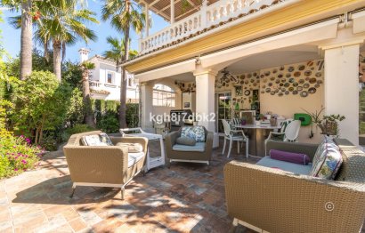 Resale - House - Detached Villa - Estepona - Estepona Centro