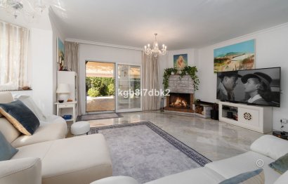 Resale - House - Detached Villa - Estepona - Estepona Centro