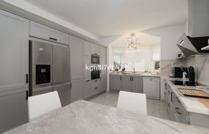 Resale - House - Detached Villa - Estepona - Estepona Centro