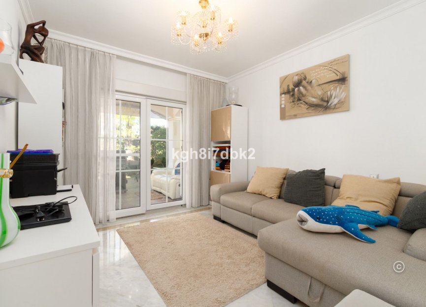 Resale - House - Detached Villa - Estepona - Estepona Centro