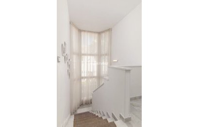 Resale - House - Detached Villa - Estepona - Estepona Centro