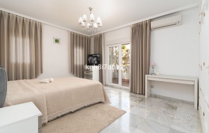 Resale - House - Detached Villa - Estepona - Estepona Centro