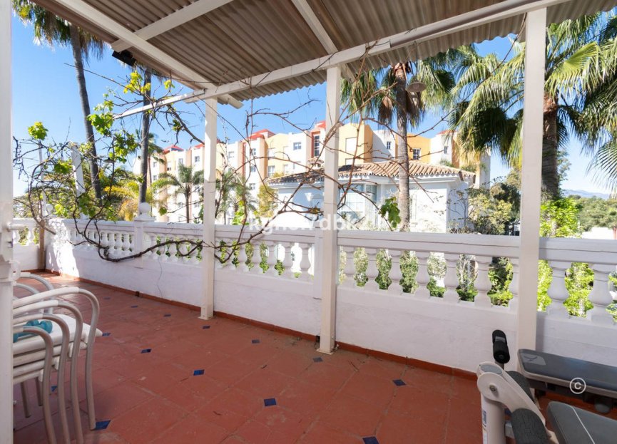 Resale - House - Detached Villa - Estepona - Estepona Centro