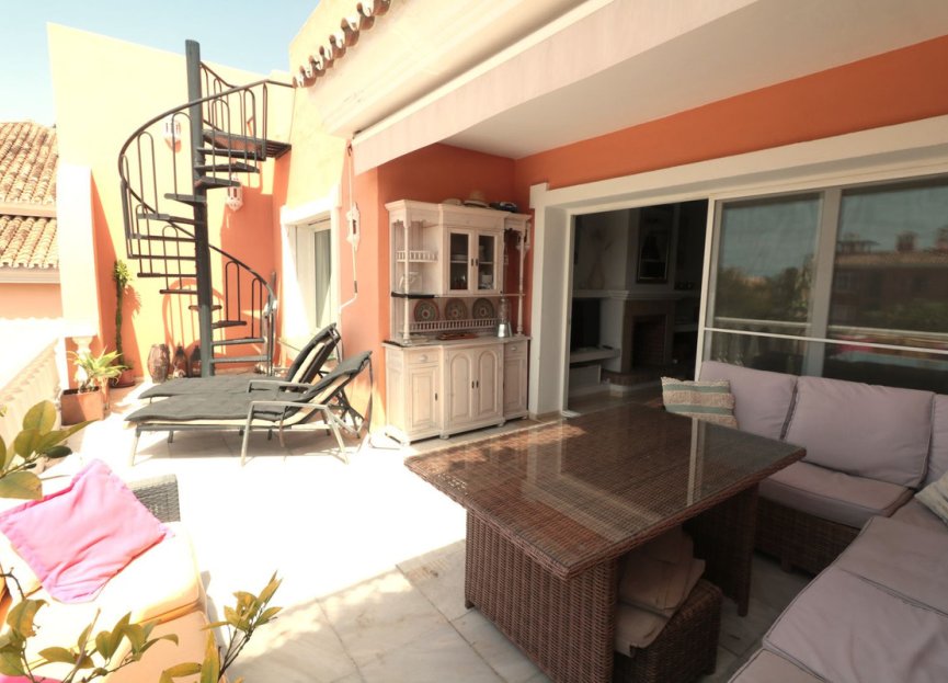 Resale - Apartment - Top Floor Apartment - Estepona - New Golden Mile