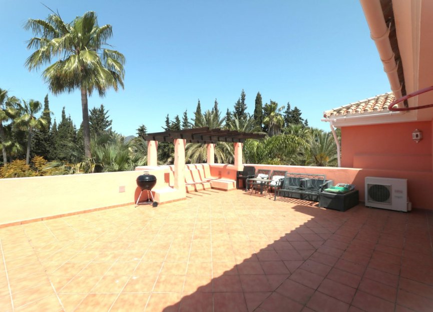 Resale - Apartment - Top Floor Apartment - Estepona - New Golden Mile