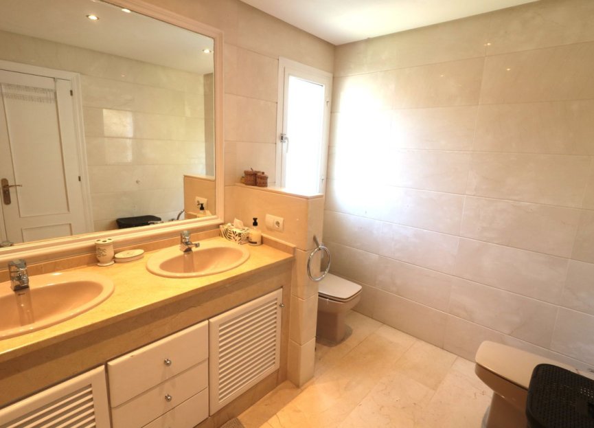 Resale - Apartment - Top Floor Apartment - Estepona - New Golden Mile