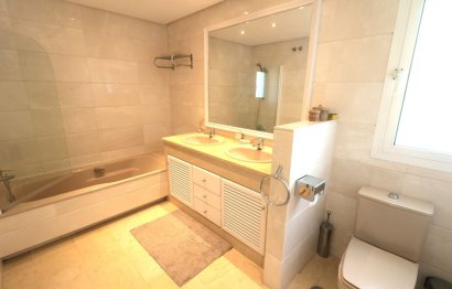 Resale - Apartment - Top Floor Apartment - Estepona - New Golden Mile