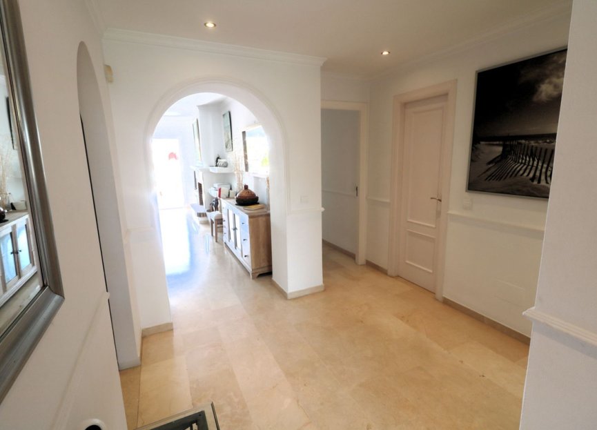 Resale - Apartment - Top Floor Apartment - Estepona - New Golden Mile