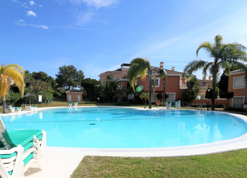 Resale - Apartment - Top Floor Apartment - Estepona - New Golden Mile