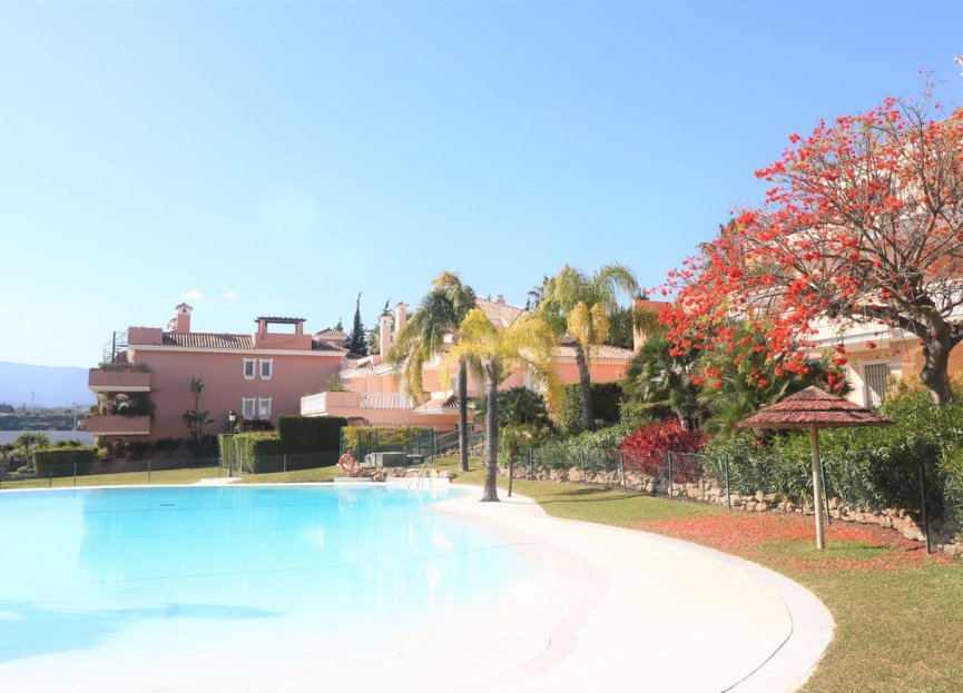 Resale - Apartment - Top Floor Apartment - Estepona - New Golden Mile