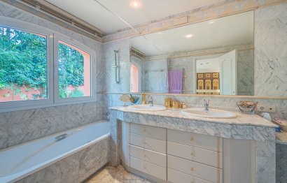 Resale - House - Detached Villa - Marbella - Nagüeles