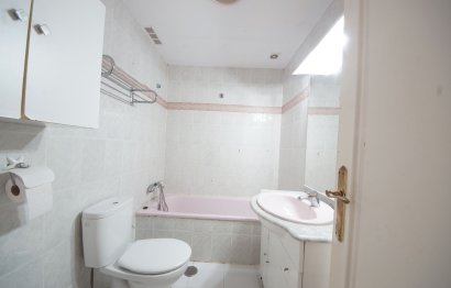 Resale - Ground floor apartment - Estepona - Estepona Centro