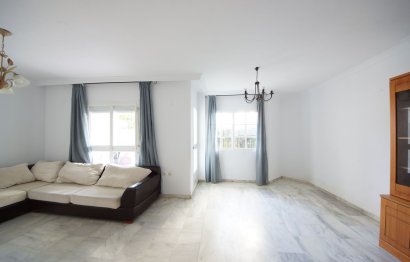 Resale - Ground floor apartment - Estepona - Estepona Centro