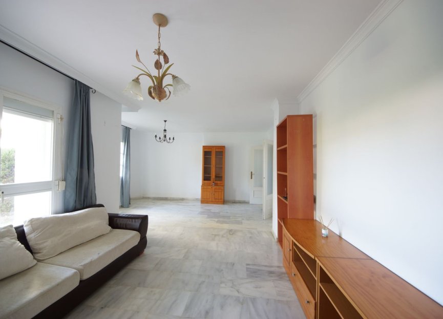 Resale - Ground floor apartment - Estepona - Estepona Centro