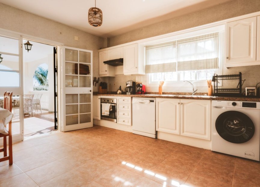 Resale - House - Detached Villa - Marbella - Marbella Centro