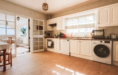 Resale - House - Detached Villa - Marbella - Marbella Centro