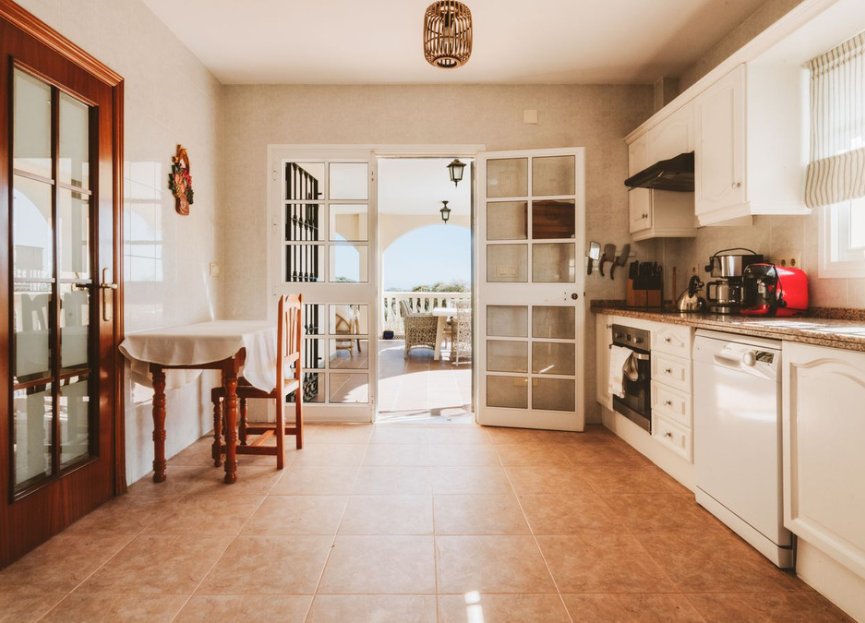 Resale - House - Detached Villa - Marbella - Marbella Centro