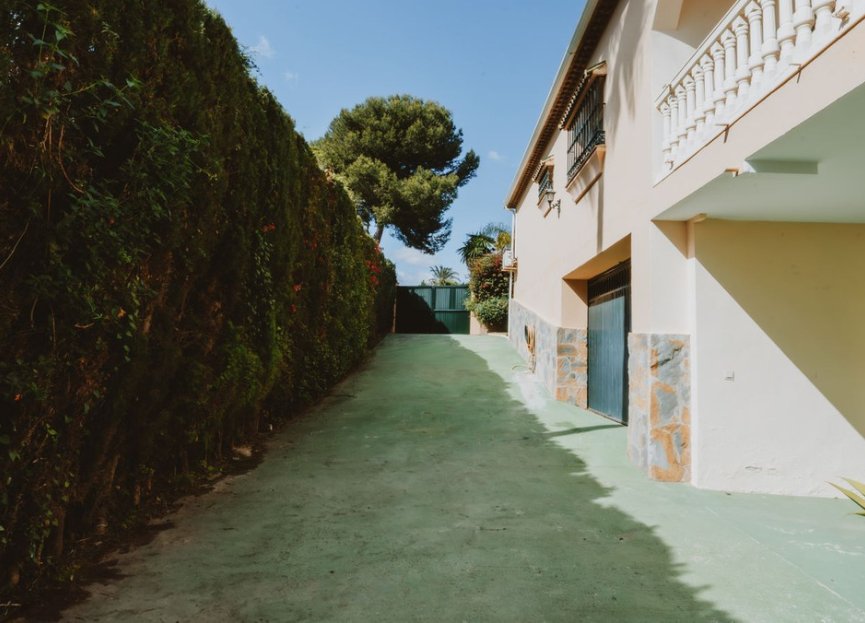 Resale - House - Detached Villa - Marbella - Marbella Centro