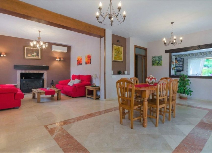 Resale - House - Finca - Cortijo - Estepona - Estepona Centro