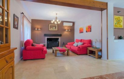 Resale - House - Finca - Cortijo - Estepona - Estepona Centro