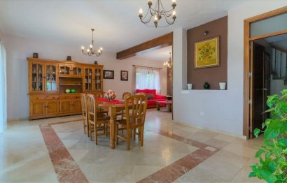 Resale - House - Finca - Cortijo - Estepona - Estepona Centro