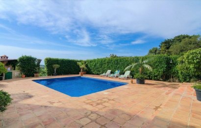 Resale - House - Finca - Cortijo - Estepona - Estepona Centro