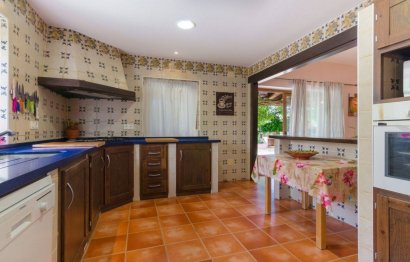 Resale - House - Finca - Cortijo - Estepona - Estepona Centro
