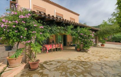Resale - House - Finca - Cortijo - Estepona - Estepona Centro