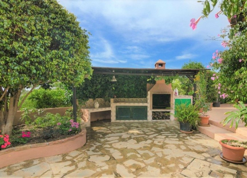 Resale - House - Finca - Cortijo - Estepona - Estepona Centro