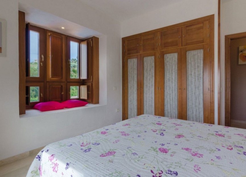 Resale - House - Finca - Cortijo - Estepona - Estepona Centro