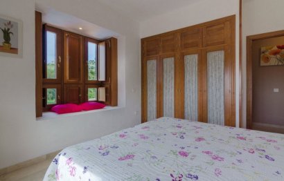 Resale - House - Finca - Cortijo - Estepona - Estepona Centro