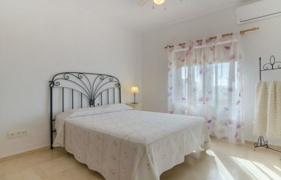 Resale - House - Finca - Cortijo - Estepona - Estepona Centro