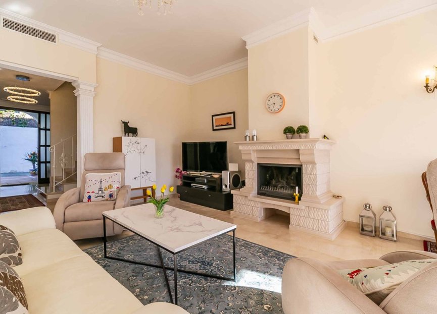 Resale - House - Townhouse - Marbella - Artola