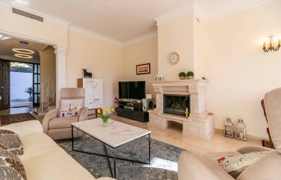 Resale - House - Townhouse - Marbella - Artola