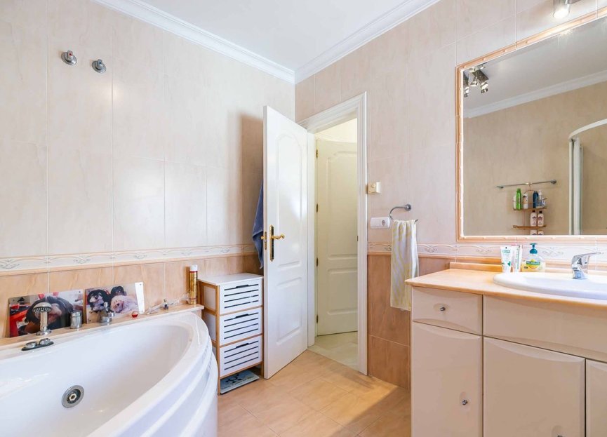 Resale - House - Townhouse - Marbella - Artola