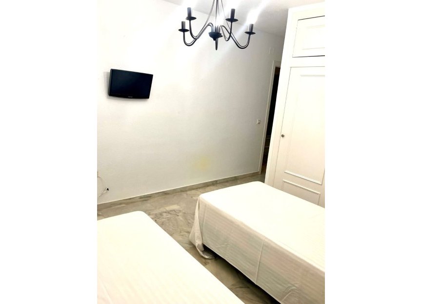 Resale - Ground floor apartment - Estepona - Diana Park