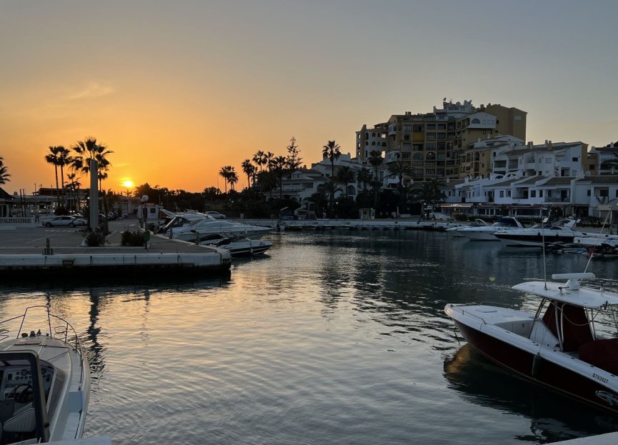 Resale - Ground floor apartment - Marbella - Puerto de Cabopino