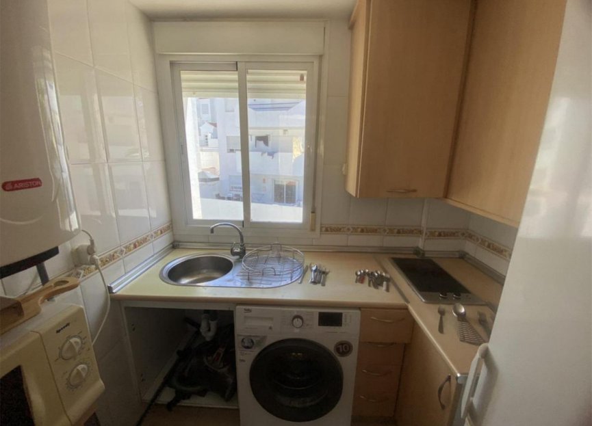 Resale - Apartment - Middle Floor Apartment - Benahavís - Benahavís Centro