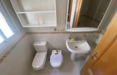 Resale - Apartment - Middle Floor Apartment - Benahavís - Benahavís Centro