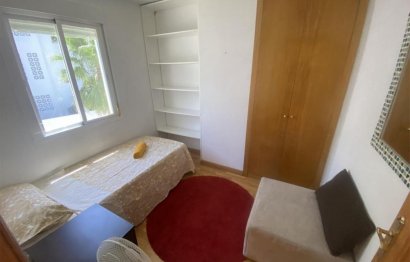 Resale - Apartment - Middle Floor Apartment - Benahavís - Benahavís Centro