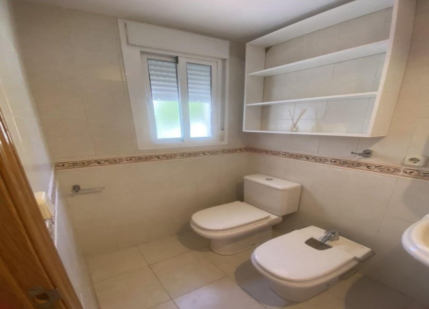 Resale - Apartment - Middle Floor Apartment - Benahavís - Benahavís Centro