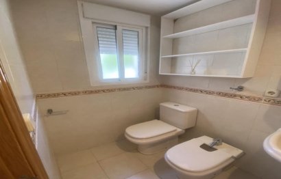 Resale - Apartment - Middle Floor Apartment - Benahavís - Benahavís Centro