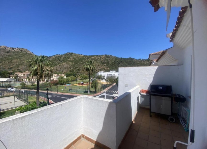 Resale - Apartment - Middle Floor Apartment - Benahavís - Benahavís Centro