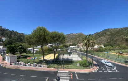 Resale - Apartment - Middle Floor Apartment - Benahavís - Benahavís Centro