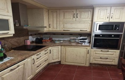 Resale - Apartment - Middle Floor Apartment - Estepona - Estepona Centro