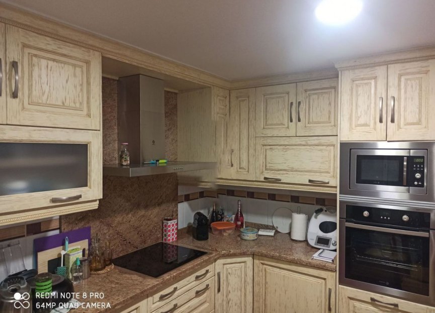 Resale - Apartment - Middle Floor Apartment - Estepona - Estepona Centro