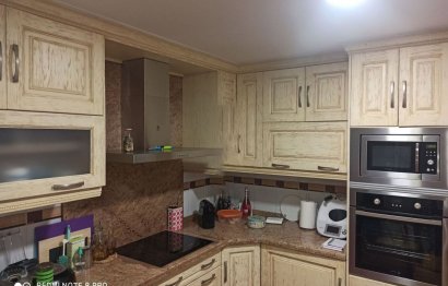 Resale - Apartment - Middle Floor Apartment - Estepona - Estepona Centro