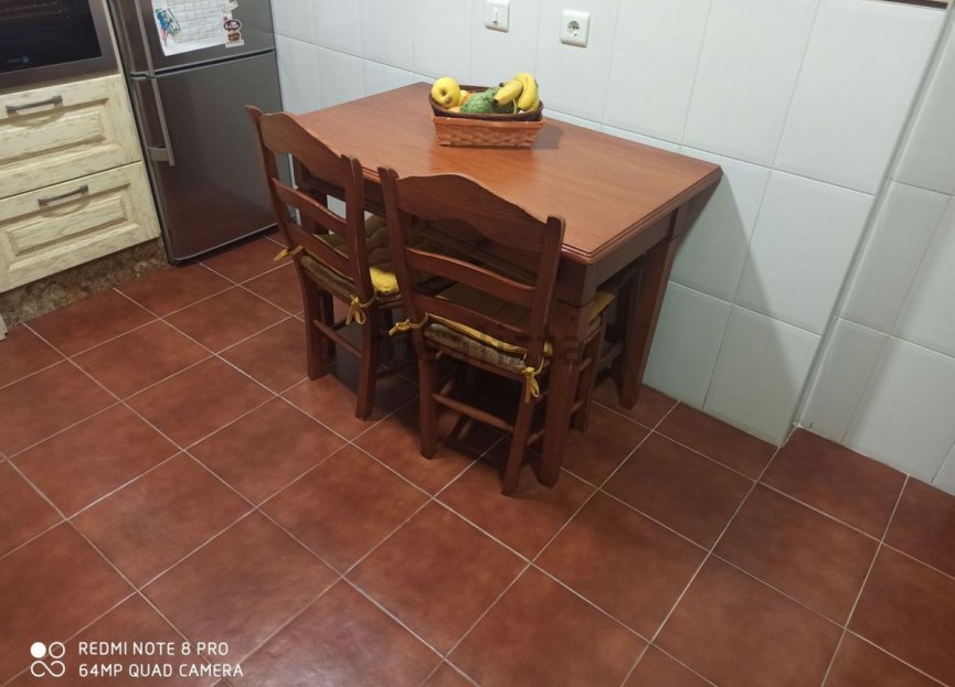 Resale - Apartment - Middle Floor Apartment - Estepona - Estepona Centro