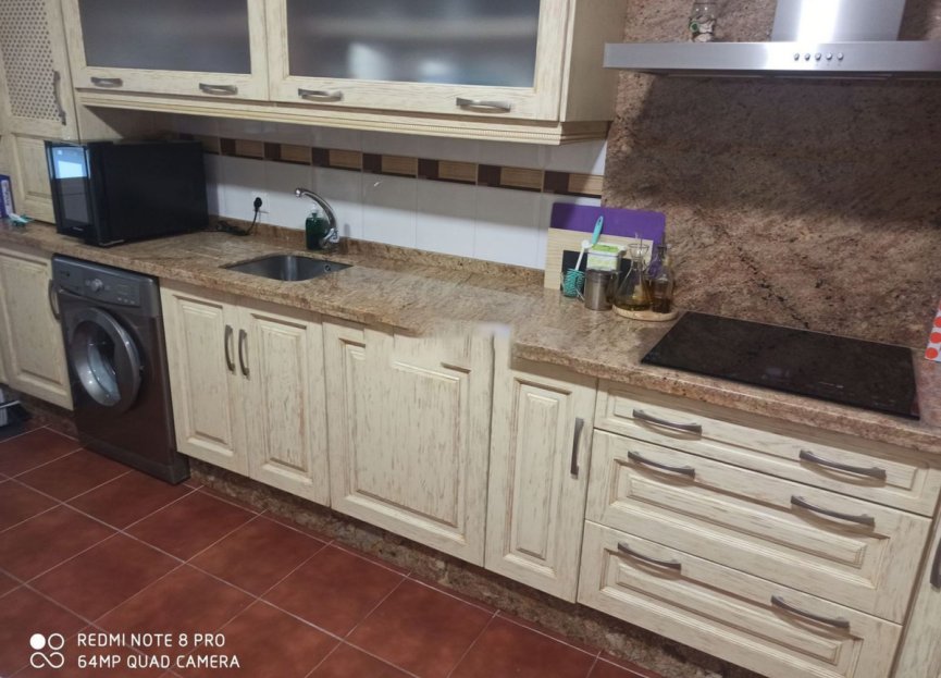 Resale - Apartment - Middle Floor Apartment - Estepona - Estepona Centro