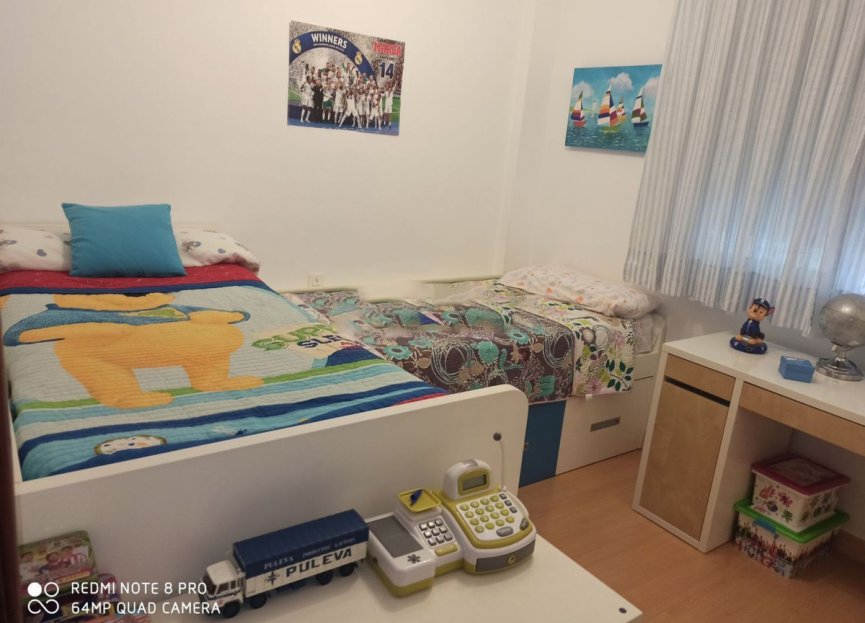 Resale - Apartment - Middle Floor Apartment - Estepona - Estepona Centro